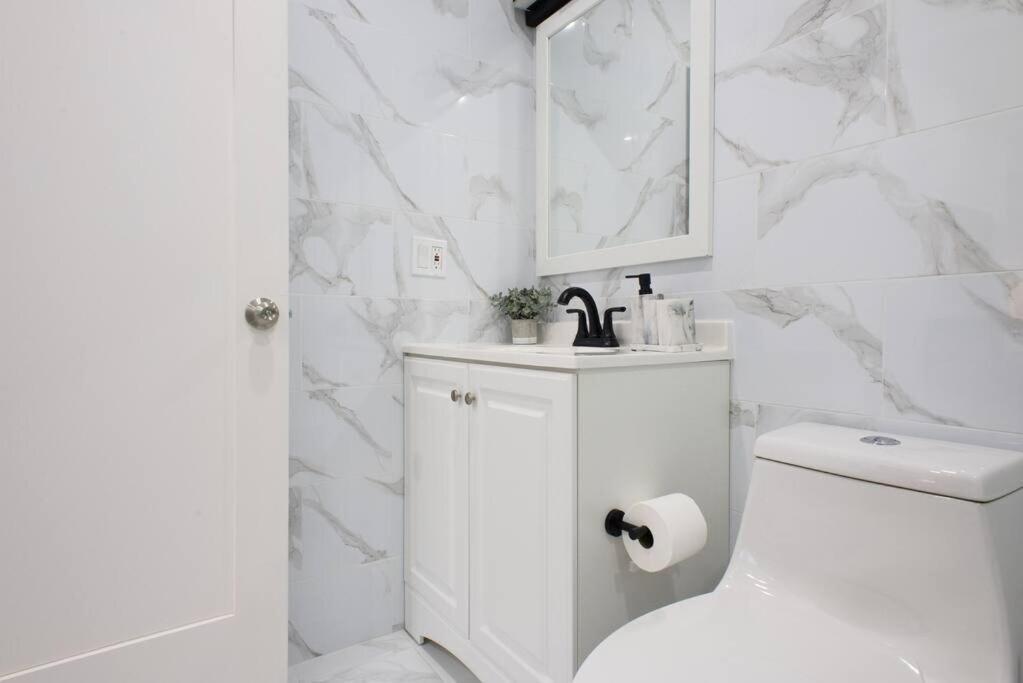 Apartment 240-12 Brand New Prime Location W&d New York