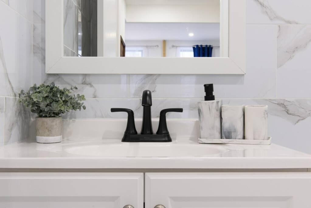240-12 Brand New Prime Location W&d Apartment *